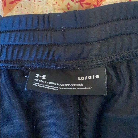 UnderArmor Joggers - Picture 3 of 3